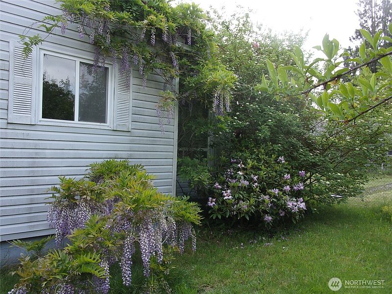 3rd image of 9404 A Street