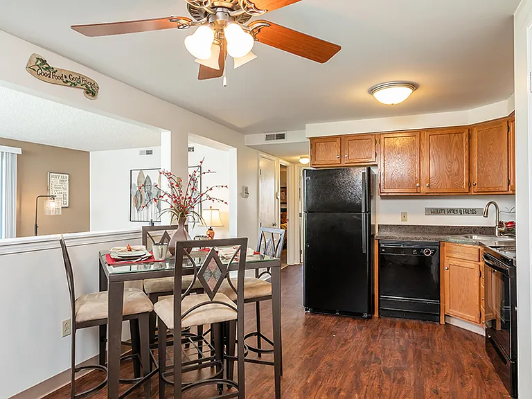 Maplewood Estates Apartment Homes — Photo 2