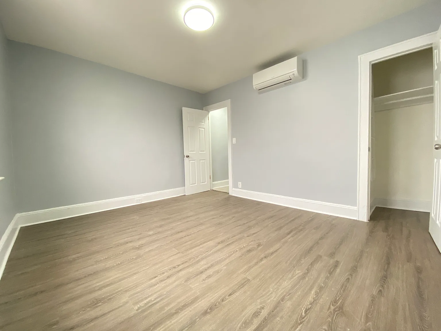 2 bed, 900 sqft, $2,200 — Photo 4