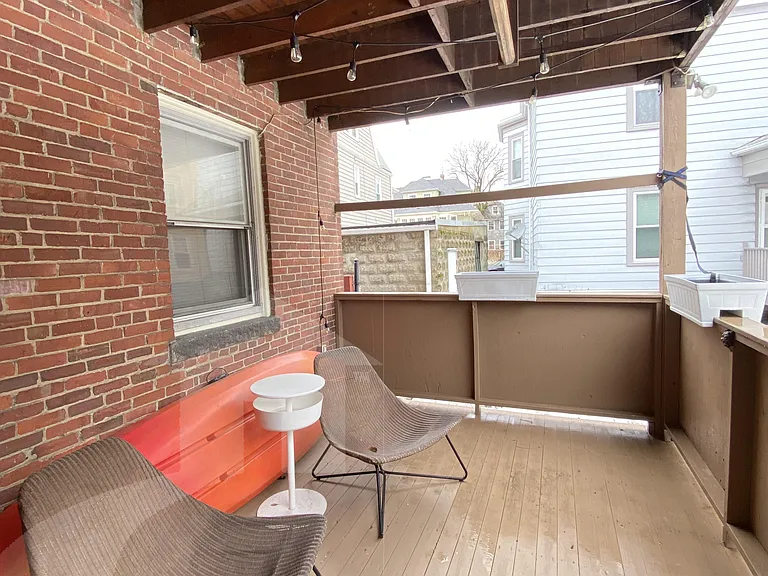9 Fairfield St — Photo 10