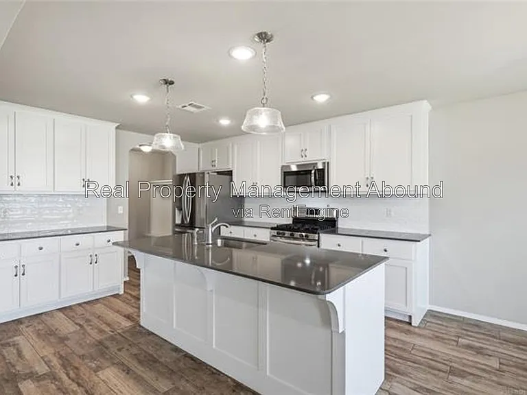 3706 S 13th Pl — Photo 9
