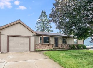 6N209 Florence Ln, St Charles, IL
