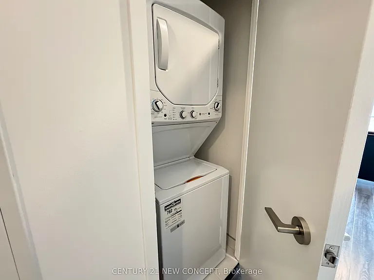 20 Edward St #2221 — Photo 7