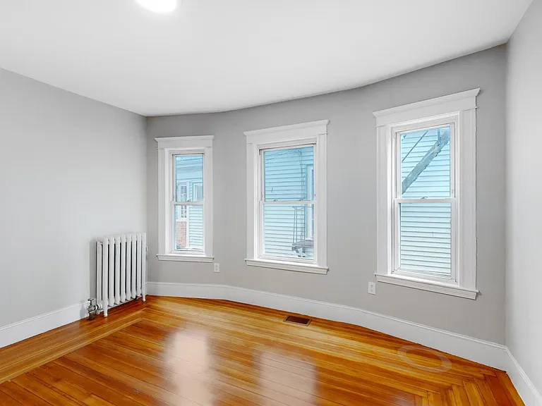 8 Brastow Ave #3L — Photo 2