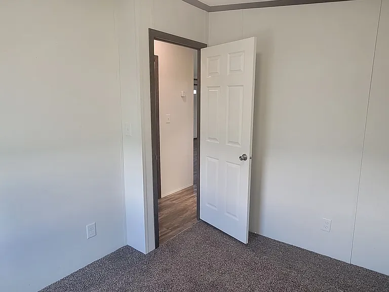 1074B Horseback Rd — Photo 5