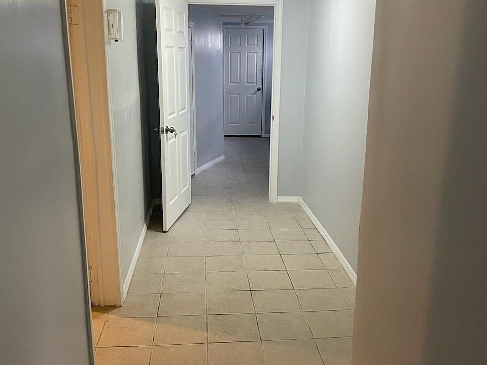 1st image of 20902 110th Ave Floor Basement