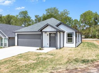 415 E Monterey St, Denison, TX 75021