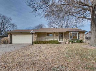 1913 N Robin Rd, Wichita, KS 67212