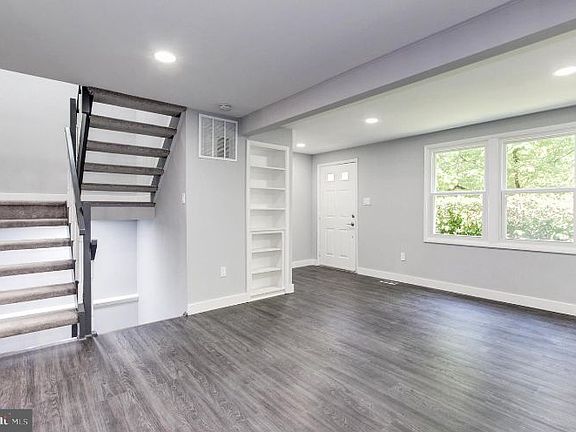 2nd image of 10129 Watkins Mill Pl
