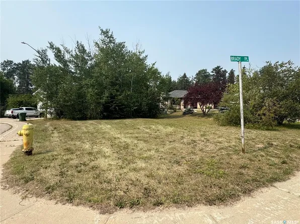 972 Brady PLACE, La Ronge, SK S0J 1L0