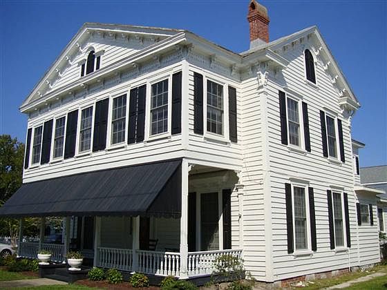 1st image of 216 Live Oak St
