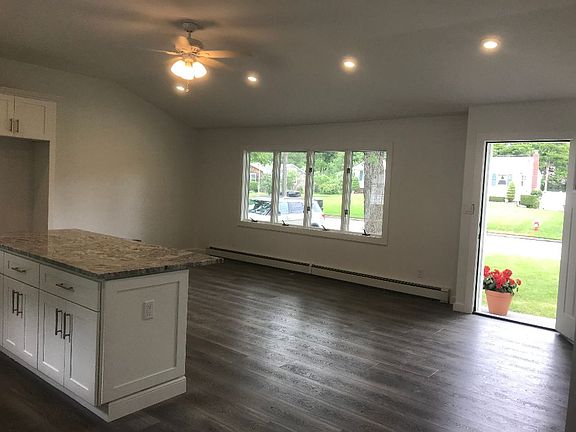 5th image of 42 Riverdale Dr