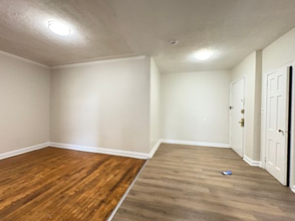 2nd image of 30 Van Velsor Pl #1G