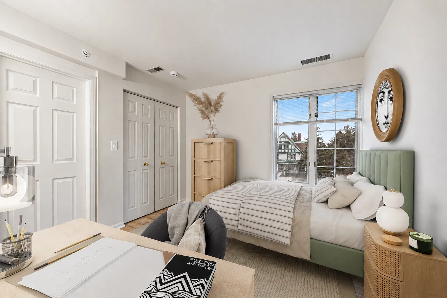 1700 Hinman Avenue Apartments — Photo 4
