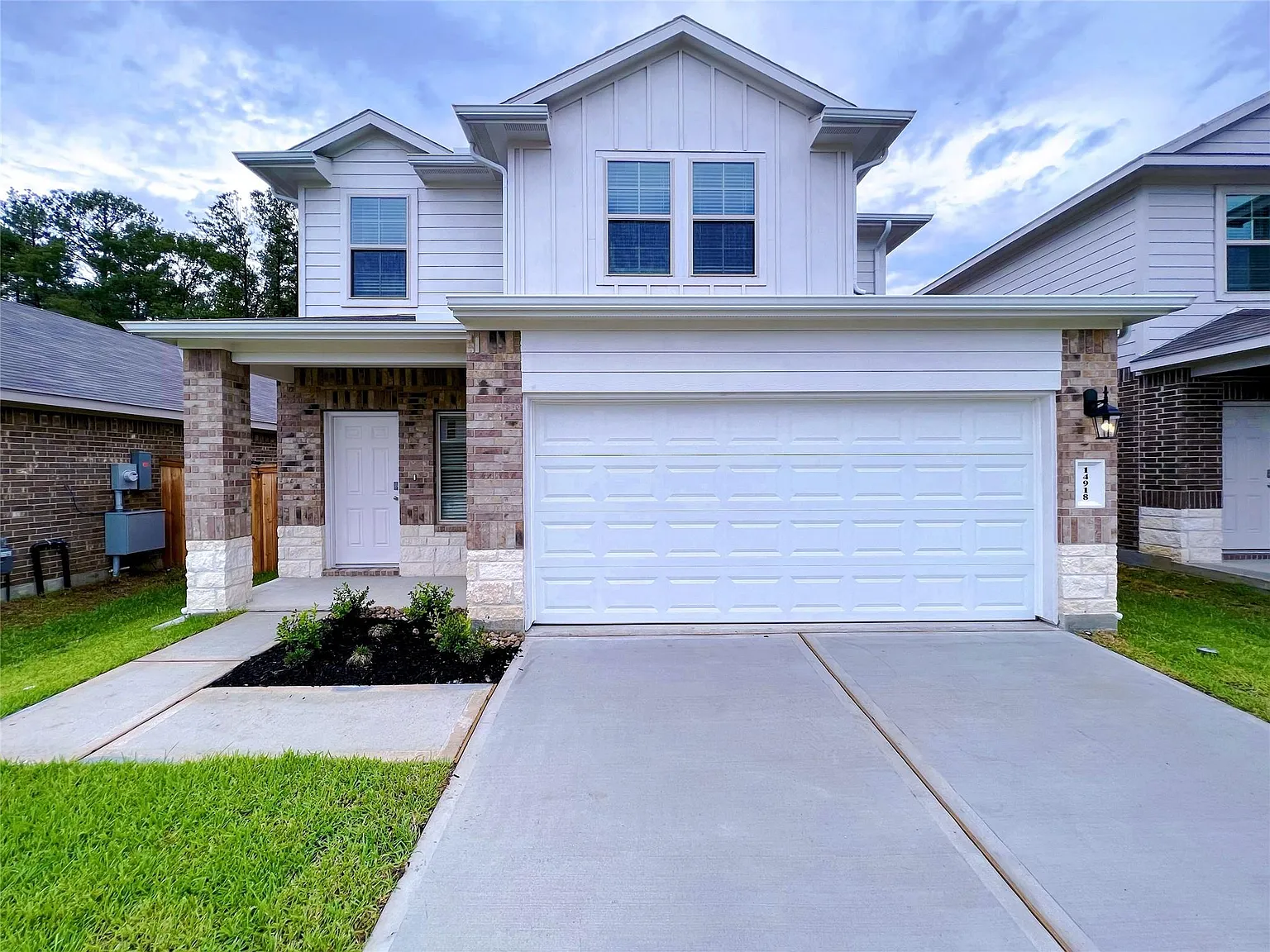 3 bed, 2.5 bath, 1858 sqft, $1,895 — Photo 1