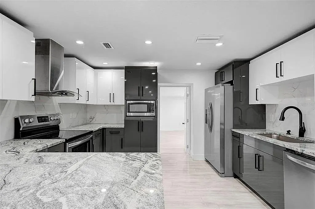 1 bed, 4.0 bath, 2500 sqft, $1,027 — Photo 3