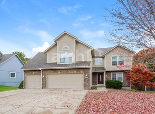 3904 Brian Ln, Lees Summit, MO 64063