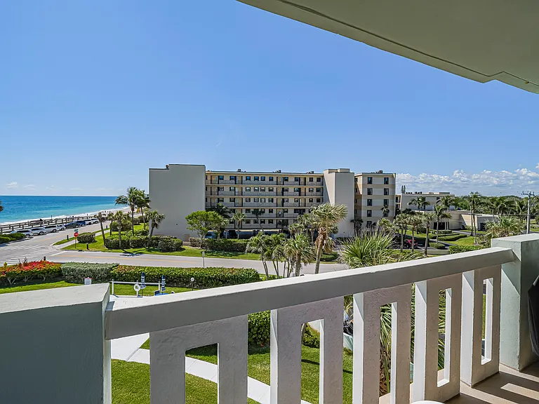 4049 Ocean Dr #305 — Photo 40