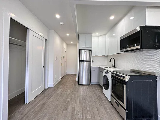 Rented by Zjama Realty Corp | media 5