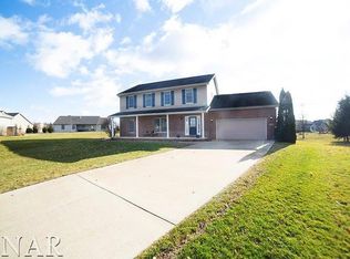 121 Meadow Creek Ct, Lexington, IL 61753