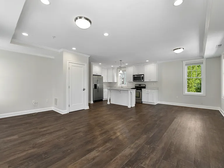 19 Riverside Sq — Photo 14