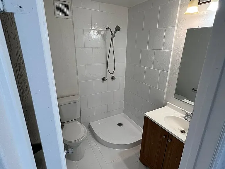 1007 Castaic Ave — Photo 6