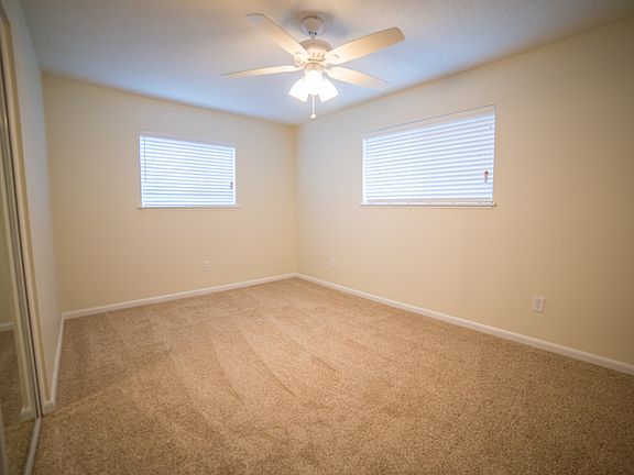 4th image of 4010 Oak St #8
