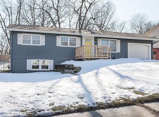 2011 Twin Ridge Dr, Bellevue, NE 68005