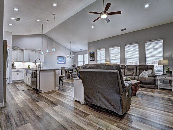 3rd image of 687 Creek Ln