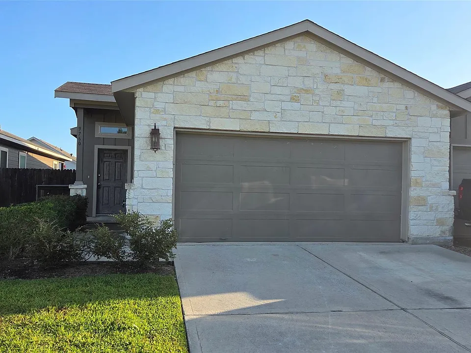 9760 Grosbeak Ln