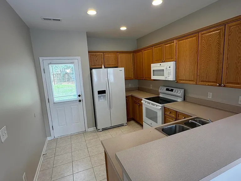 279 Coralstone Ct — Photo 4