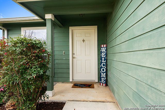 1st image of 2217 Stoneleigh Dr
