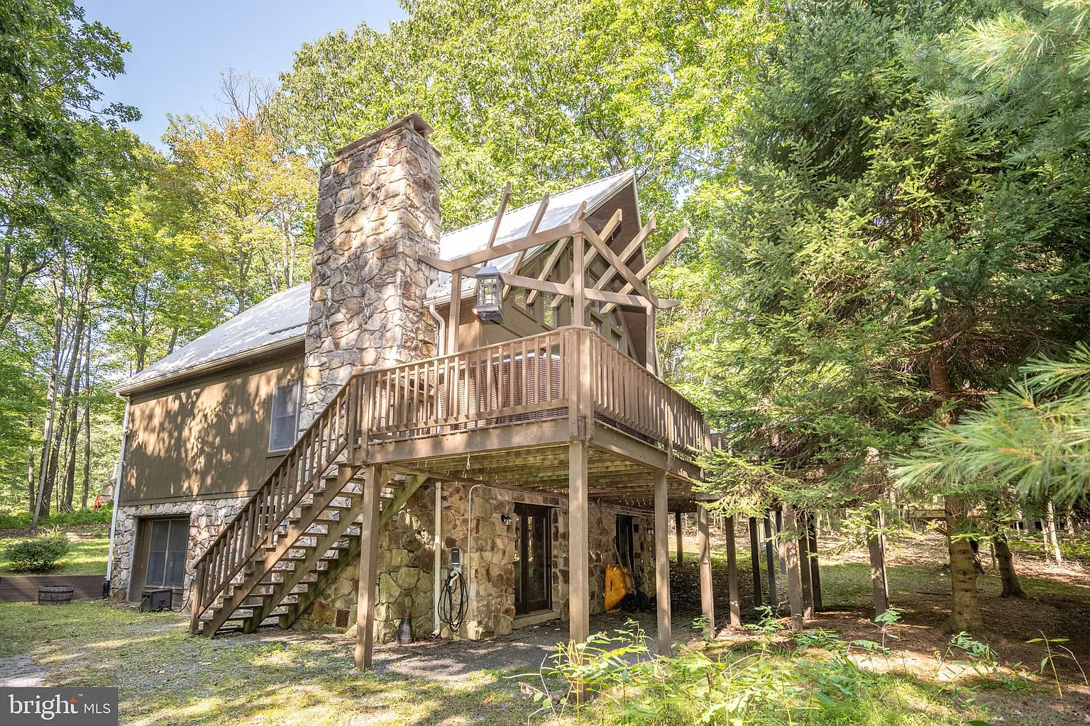 368 Woodland Way photo 1