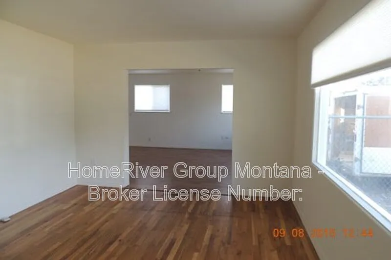 4 bed, 2.0 bath, $2,400 — Photo 2