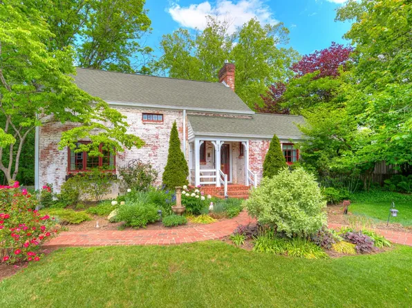 603 Draper Rd SW, Blacksburg, VA 24060