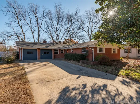 1712 Arbor Dr, Bartlesville, OK 74006