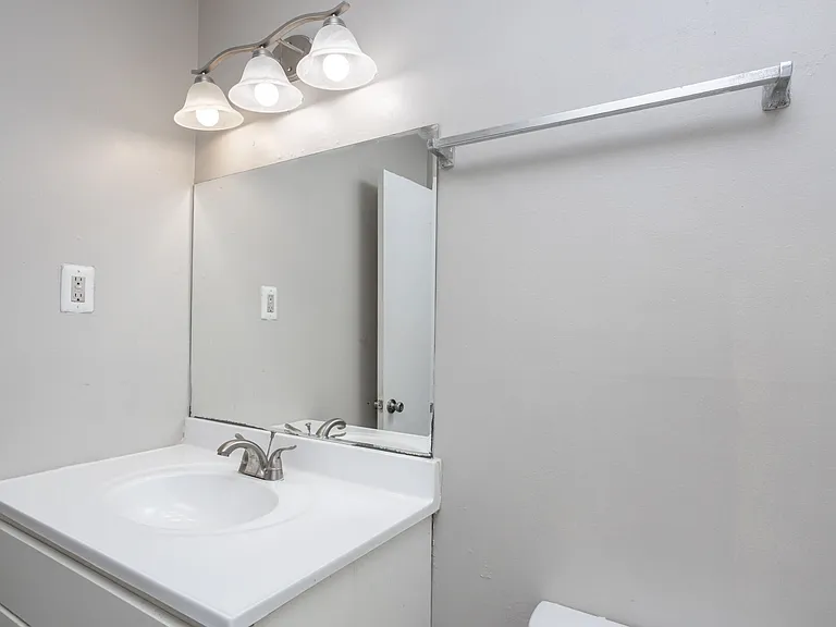 Avondale Townhomes — Photo 37