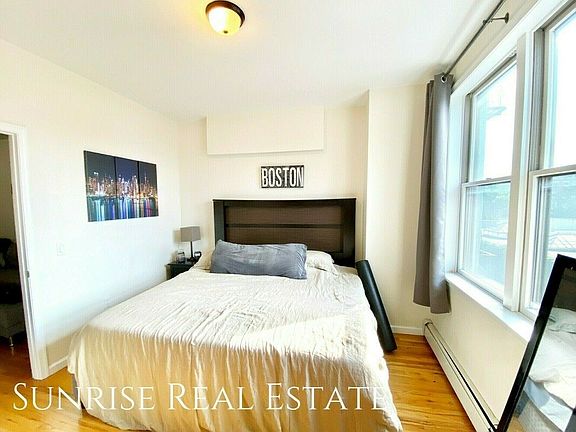 3rd image of 228 4th Ave #5