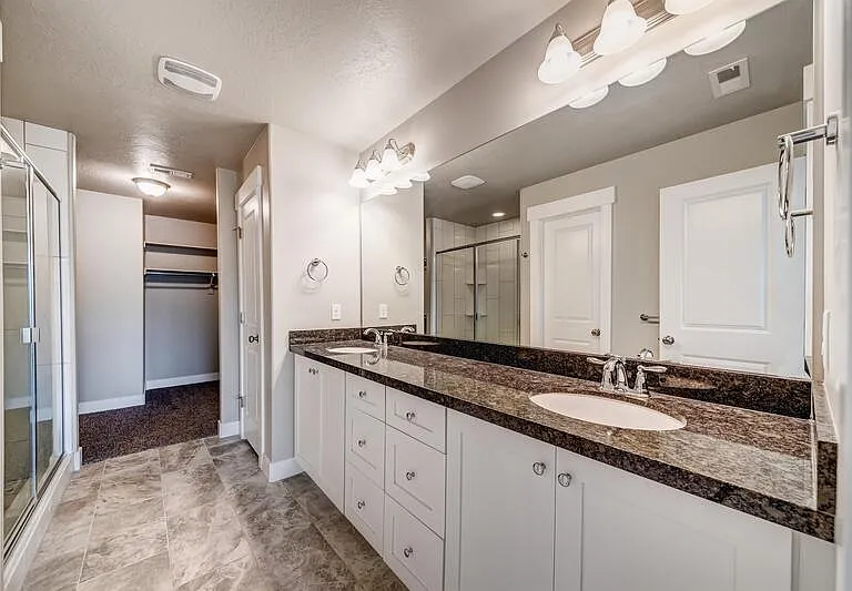 4431 W Glendon Dr — Photo 2