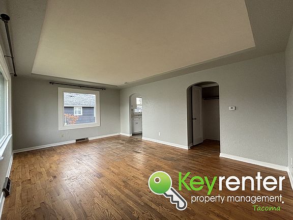3rd image of 6416 Tacoma Ave S