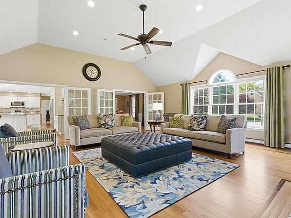 4th image of 187 Sanborn Ln