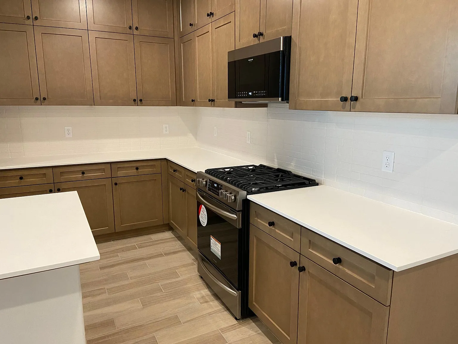 2713 E Teaberry Dr — Photo 3