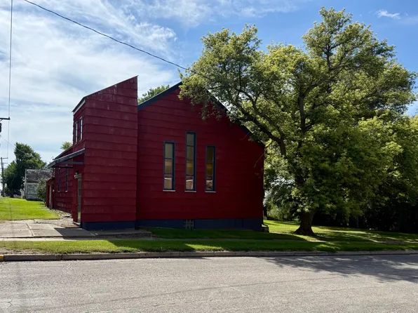 213 1st St SW, Ashley, ND 58413