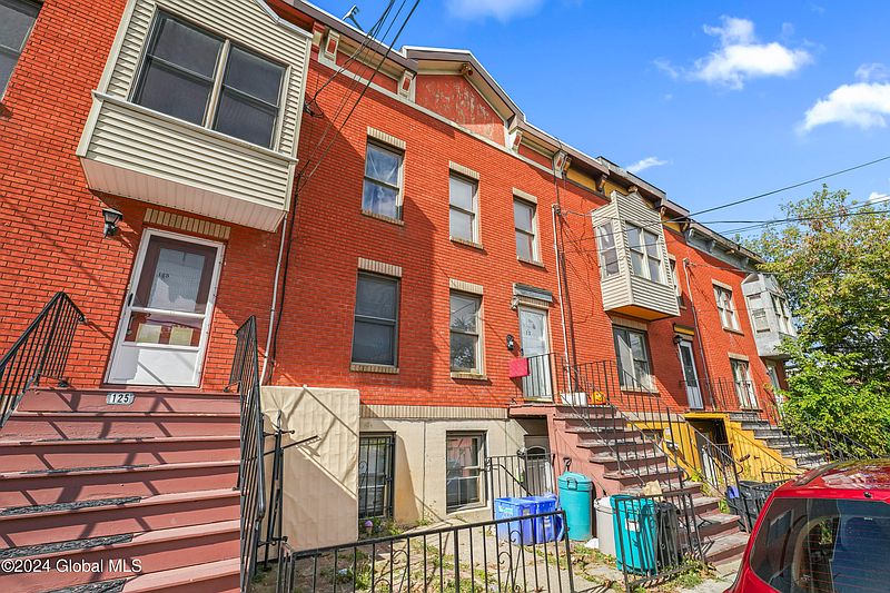 3rd image of 123 Broad Street