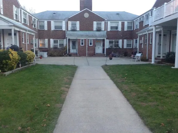 26410 Langston Ave #2, Glen Oaks, NY 11004