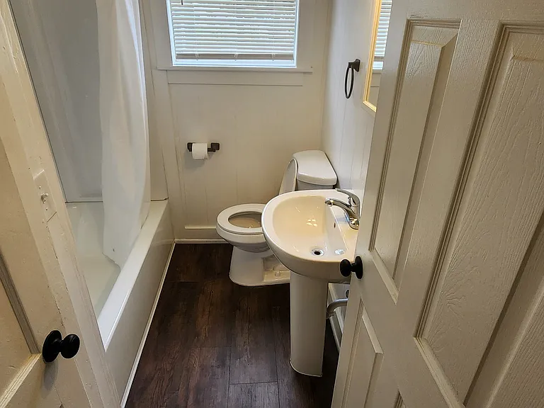 1316 Dexter Ave — Photo 11
