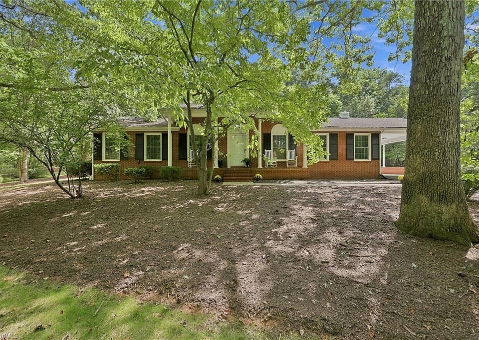 1st image of 2036 E Pine St