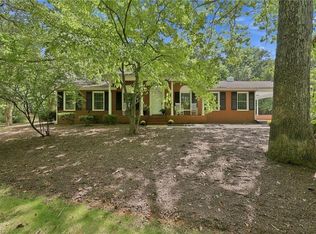 2036 E Pine St, Mount Airy, NC 27030