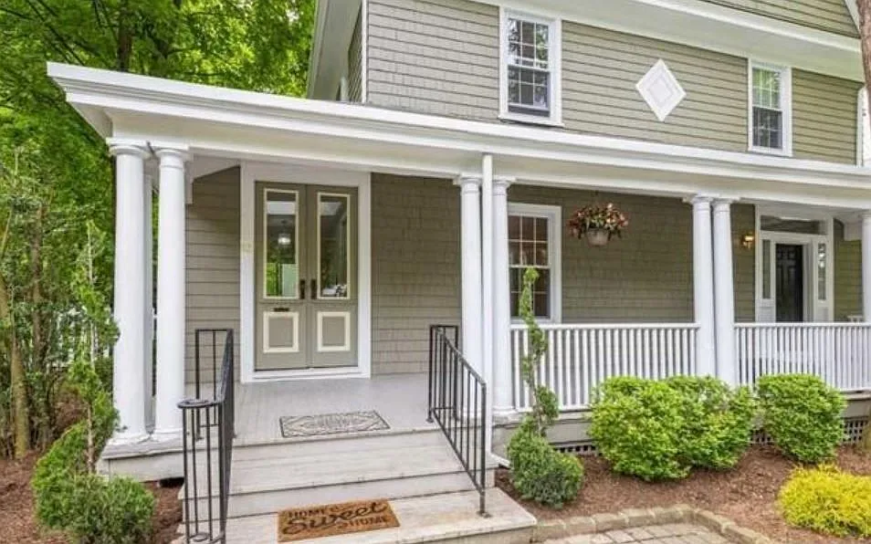 6 bed, 3155 sqft, $7,700 — Photo 2