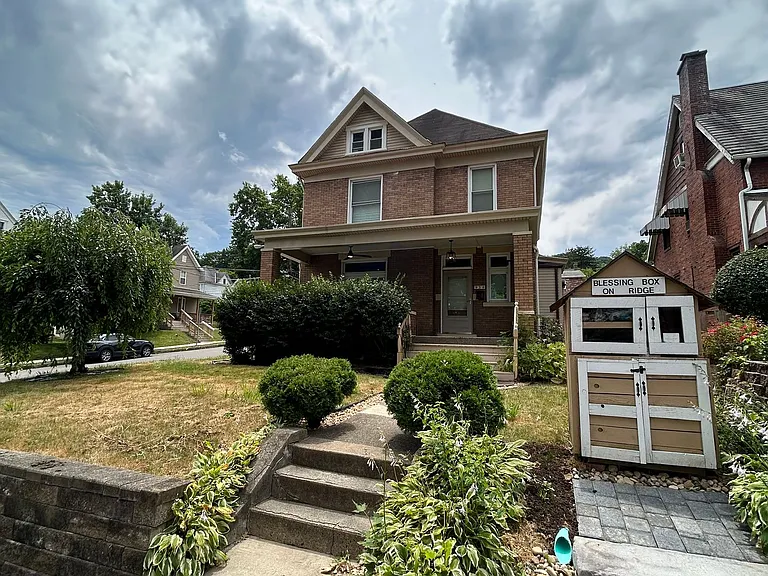 930 Ridge Ave — Photo 5